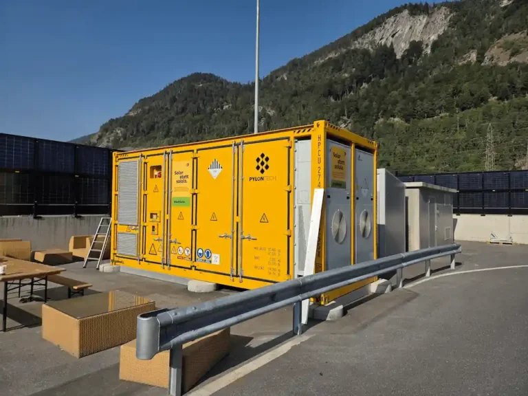 Grosse Batteriespeicher (BESS): Anforderungen an den Brandschutz